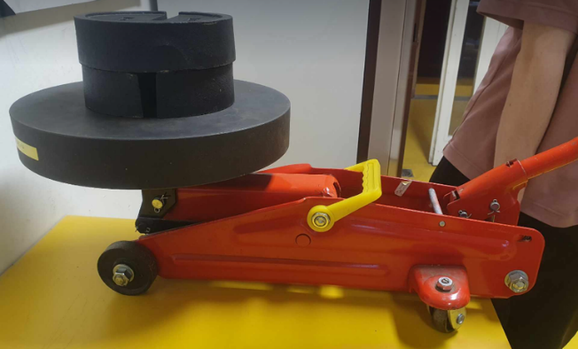 Cric hydraulique en TP